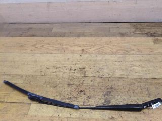 povodok-dvornika-pravyi-volkswagen-passat-b6-art-30127