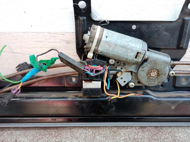 liuk-krysi-audi-100-c4-art-30172-big-1