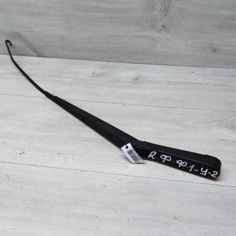 povodok-dvornika-pravyi-ford-focus-1-rest-art-30261-big-0