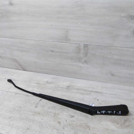 povodok-dvornika-levyi-ford-focus-1-rest-art-30671-big-0