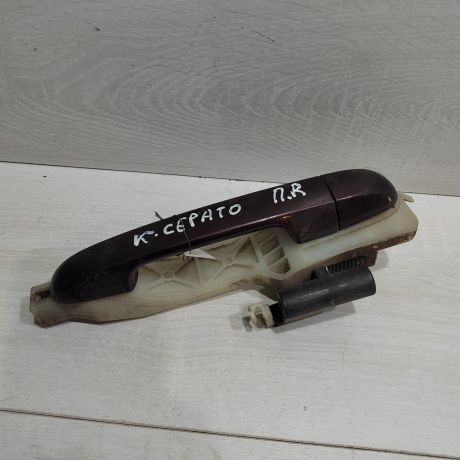 rucka-naruznaia-peredniaia-pravaia-otkryvaniia-dveri-kia-cerato-2-art-31842-big-0