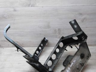 peredniaia-panel-levaia-cast-kronstein-televizora-audi-a8-d2-art-32061