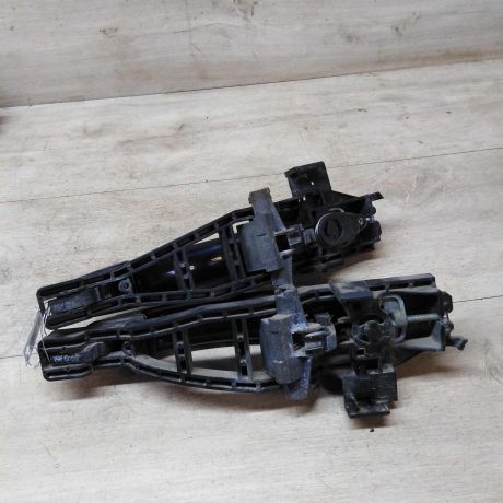 rucka-naruznaia-otkryvaniia-dveri-kupe-ford-focus-2-do-restailing-art-32201-big-2