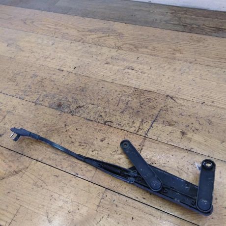 povodok-dvornika-pravyi-volkswagen-touareg-rest-art-32921-big-3