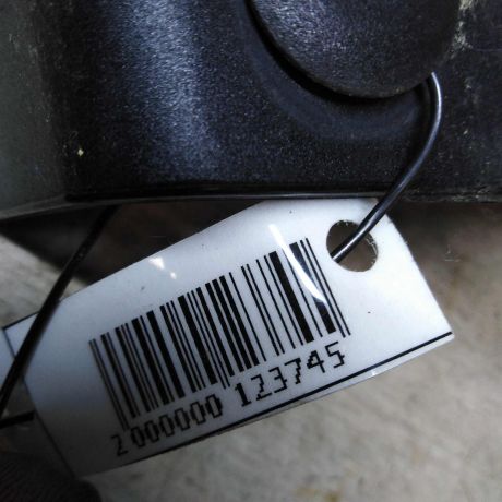 nakladka-naruznaia-perednei-stoiki-volkswagen-polo-sedan-art-35356-big-1