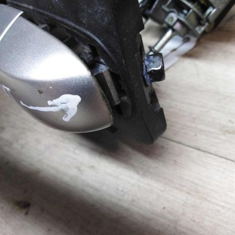 rucka-naruznaia-otkryvaniia-dveri-kia-ceed-art-35788-big-2