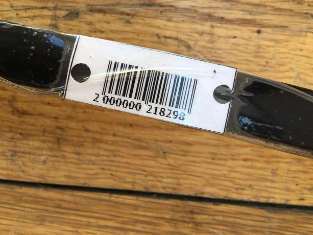 molding-krysi-nakladka-chevrolet-aveo-t300-sedan-art-37351-big-2