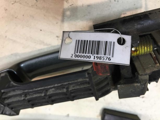 rucka-naruznaia-otkryvaniia-dveri-toyota-corolla-ix-e120-e130-restailing-xetcbek-art-37373-big-3