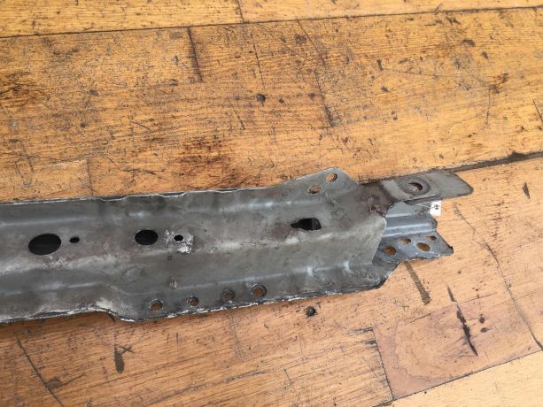 peredniaia-panel-televizor-verxniaia-cast-chevrolet-cruze-do-rest-art-38534-big-1