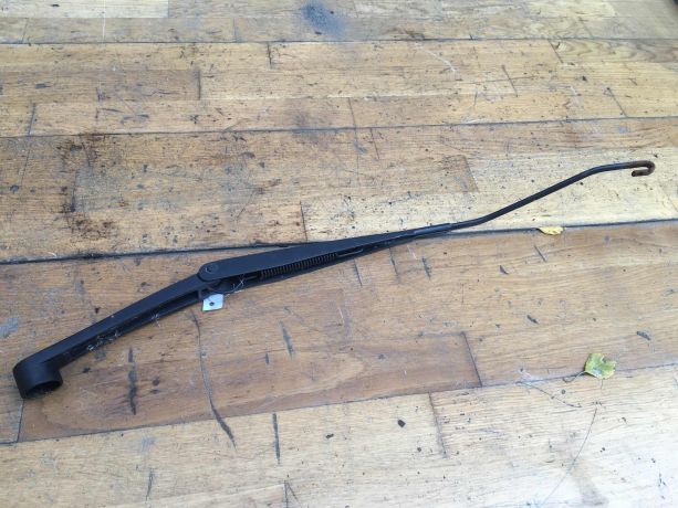 povodok-dvornika-pravyi-chevrolet-cruze-do-rest-art-38904-big-0