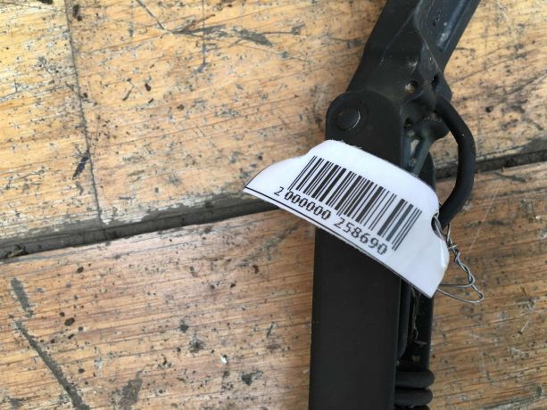 povodok-dvornika-pravyi-mazda-6-gg-art-40079-big-2