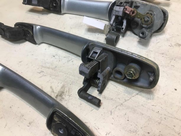 rucka-naruznaia-otkryvaniia-dveri-mazda-6-gg-art-40139-big-3