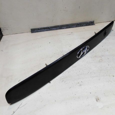 nakladka-kuzova-naruznye-na-krysku-bagaznika-hyundai-accent-ii-art-41782-big-0