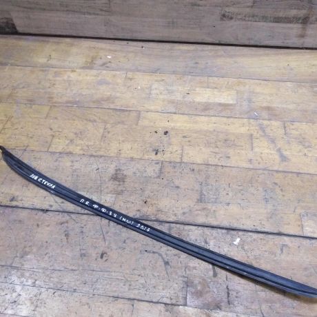 nakladka-kuzova-naruznye-elementy-pravaia-lobovogo-stekla-ford-focus-3-rest-17gv-art-44438-big-1