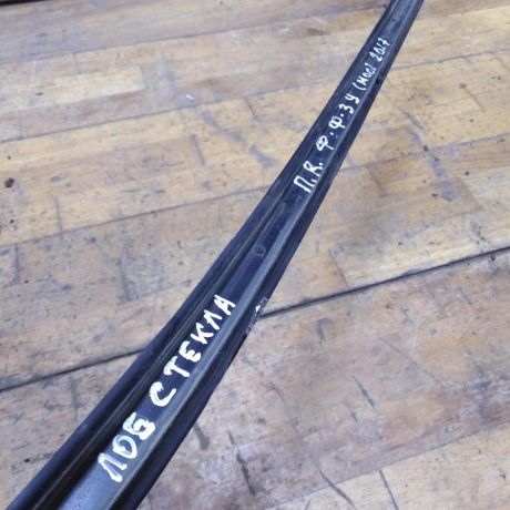 nakladka-kuzova-naruznye-elementy-pravaia-lobovogo-stekla-ford-focus-3-rest-17gv-art-44438-big-2