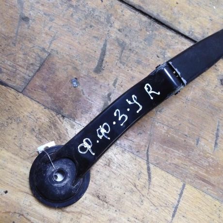 povodok-stekloocistitelia-perednii-pravyi-universal-ford-focus-3-rest-17gv-art-44563-big-1