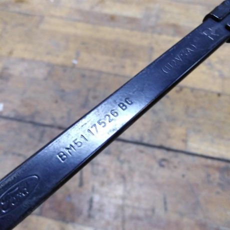 povodok-stekloocistitelia-perednii-pravyi-universal-ford-focus-3-rest-17gv-art-44563-big-3