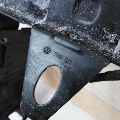 peredniaia-panel-televizor-volkswagen-transporter-t5-art-45285-big-1