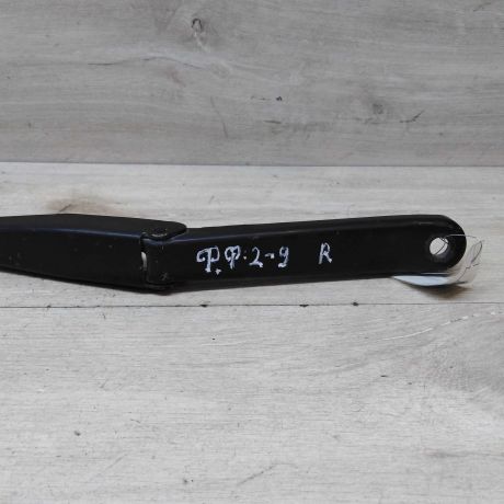 povodok-dvornika-pravyi-ford-focus-2-do-rest-art-46292-big-2