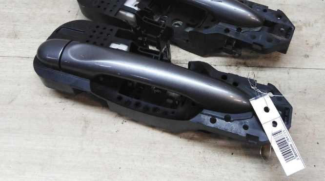 rucka-naruznaia-peredniaia-pravaia-dveri-renault-megane-iii-art-46387-big-2