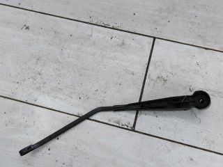 povodok-zadnego-stekloocistitelia-pravoi-raspasnoi-dveri-volkswagen-transporter-t4-art-47297