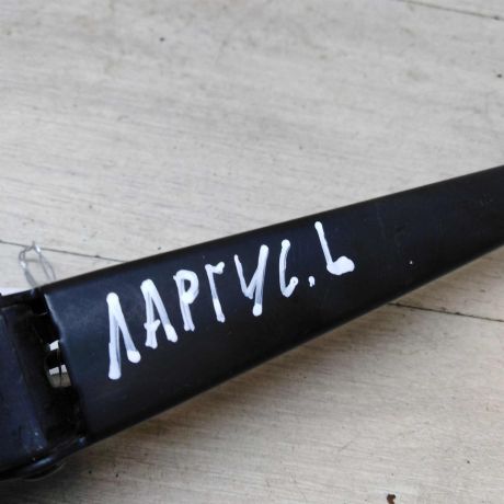 povodok-stekloocistitelia-levyi-lada-largus-art-48011-big-1