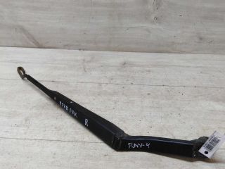 povodok-stekloocistitelia-perednii-pravyi-toyota-rav4-1994-gv-20i-art-49319