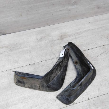 bryzgovik-zadnii-pravyi-nissan-almera-ii-n16-art-49854-big-0