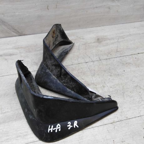 bryzgovik-zadnii-pravyi-nissan-almera-ii-n16-art-49854-big-1