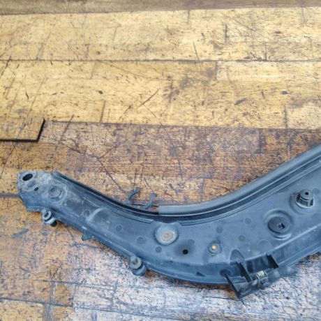 peredniaia-panel-televizor-verxniaia-cast-renault-scenic-2-art-52033-big-2