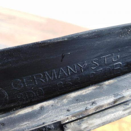 molding-dveri-zadnii-pravyi-niznii-audi-a4-b5-art-52549-big-2