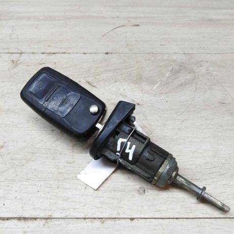 licinka-dvernogo-zamka-s-kliucom-volkswagen-golf-4-bora-art-53984-big-0