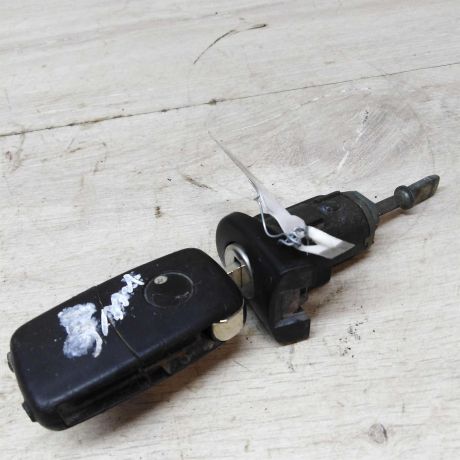 licinka-dvernogo-zamka-s-kliucom-volkswagen-golf-4-bora-art-53984-big-1