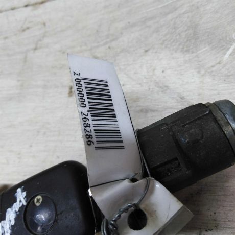 licinka-dvernogo-zamka-s-kliucom-volkswagen-golf-4-bora-art-53984-big-2