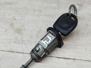 licinka-dvernogo-zamka-s-kliucom-volkswagen-golf-4-bora-art-54086