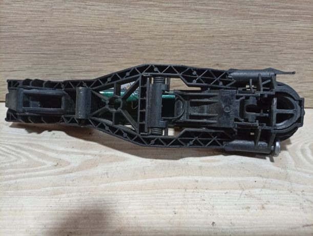 rucka-dveri-naruznaia-peredniaia-pravaia-skoda-octavia-tour-rest-art-54454-big-3