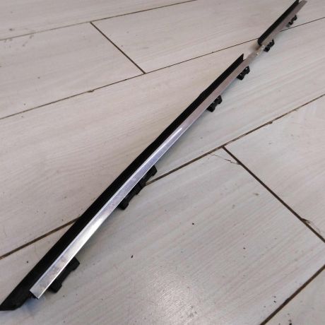 molding-dveri-zadnii-pravyi-pod-steklo-bmw-e39-art-55615-big-1