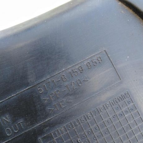 nakladka-na-peredniuiu-panel-bmw-e39-28i-mkpp-art-55873-big-1