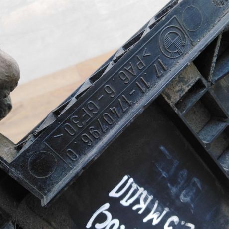 peredniaia-panel-bmw-e39-28i-mkpp-art-55881-big-2