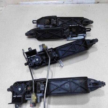 rucka-dveri-naruznaia-ford-focus-1-3-stuki-art-57868-big-1