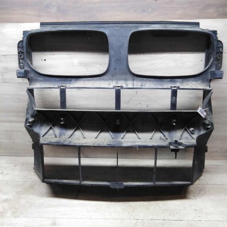 peredniaia-panel-televizor-bmw-x5-ii-e70-do-rest-defekt-art-57951-big-0