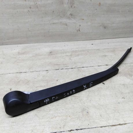 povodok-stekloocistitelia-kryski-bagaznika-volkswagen-golf-plus-art-58386-big-0