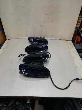 rucka-naruznaia-otkryvaniia-dveri-mazda-millenia-art-61010-big-0