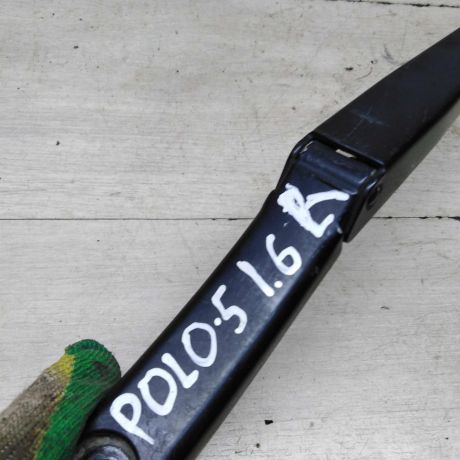 povodok-stekloocistitelia-pravyi-volkswagen-polo-v-sedan-art-61396-big-2