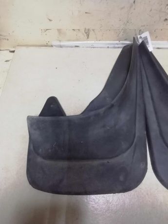 bryzgovik-zadnii-2-stuki-toyota-avensis-t25-art-61589-big-3