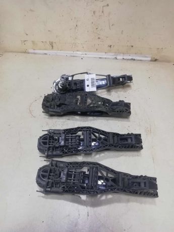 rucka-dveri-peredniaia-pravaia-naruznaia-skoda-octavia-tour-art-62096-big-1