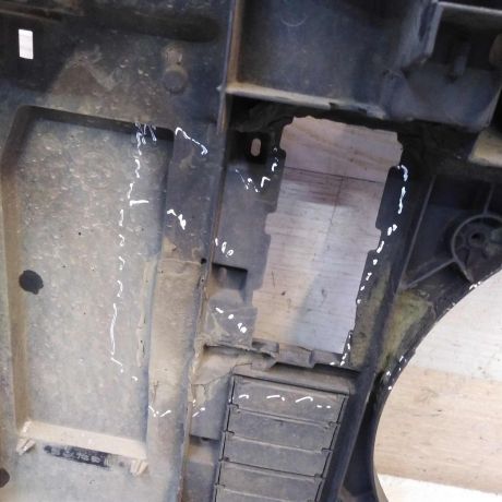 peredniaia-panel-televizor-peugeot-407-20-defekt-art-63293-big-3