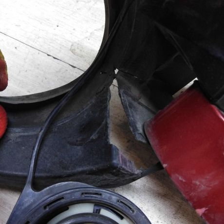 liucok-benzobaka-ford-focus-1-universal-art-66363-big-3