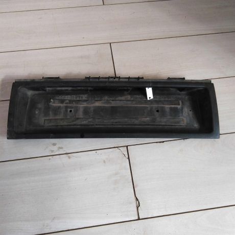 nakladka-dekorativnaia-audi-100-c4-na-krysku-bagaznika-art-71118-big-0