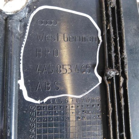 nakladka-dekorativnaia-audi-100-c4-na-krysku-bagaznika-art-71119-big-3